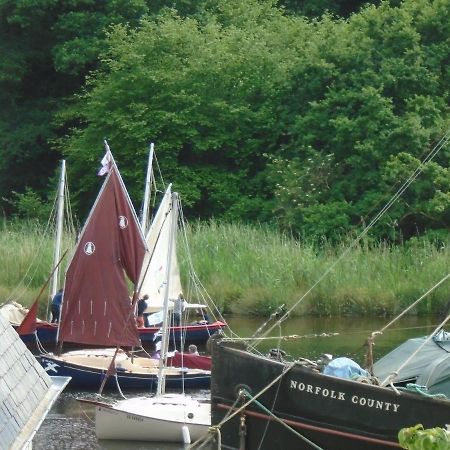 Crew Quarters Port Launay Chateaulin Bagian luar foto
