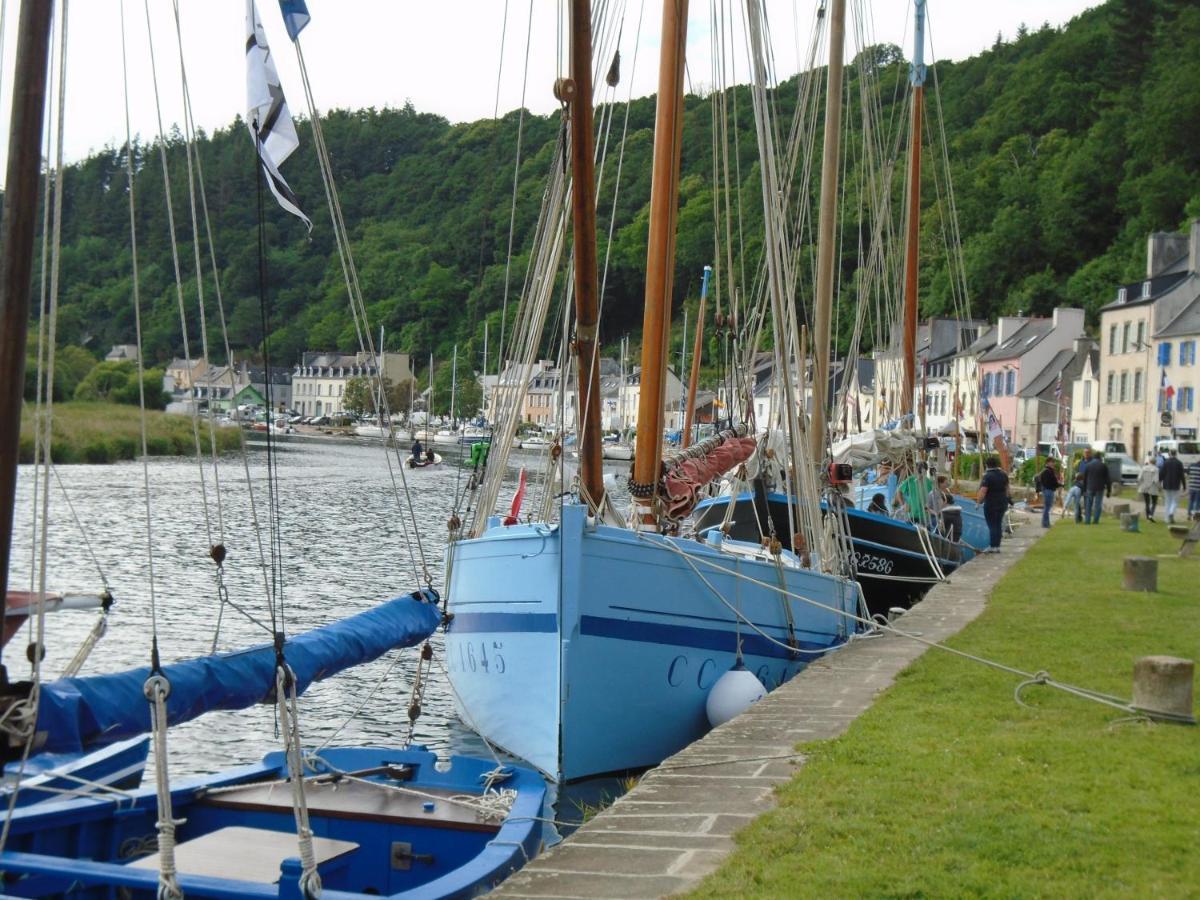 Crew Quarters Port Launay Chateaulin Bagian luar foto